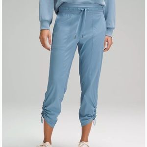 Dance studio midrise cropped pants in utility blue